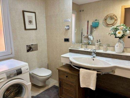 Bad mit WM-/Tockneranschluss