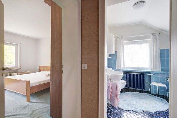 Elternzimmer und Sanitärbereich