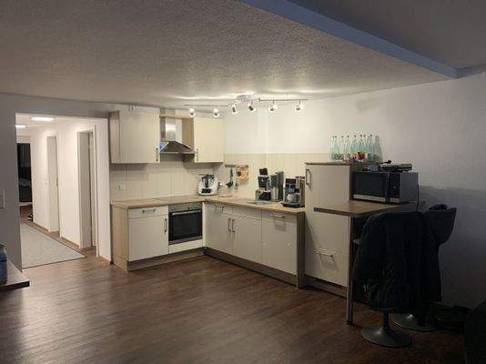 Küchenbereich mit Einbauküche