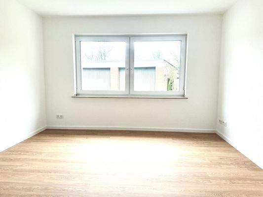 Arbeits-/Schlafzimmer (1. Zi)