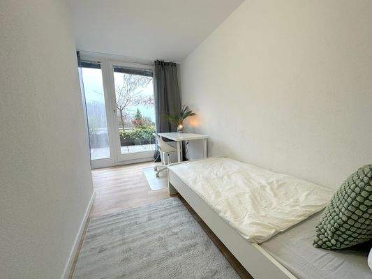 Helles WG-Zimmer mit Terrasse