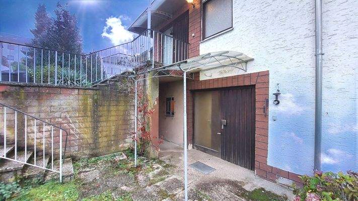 separater Eingang zur UG-Wohnung