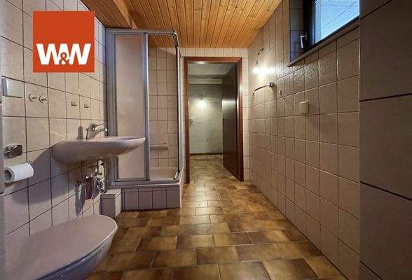 Dusche-WC-im-Keller