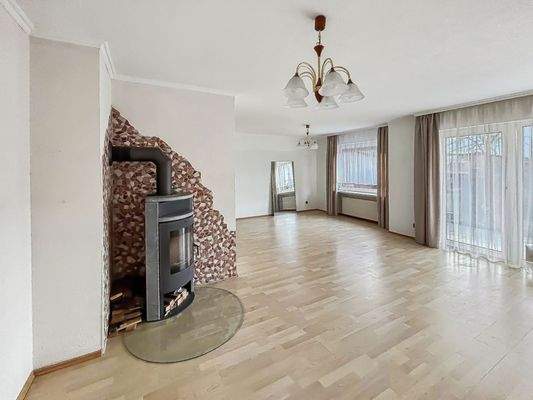 Wohnzimmer mit Kamin 