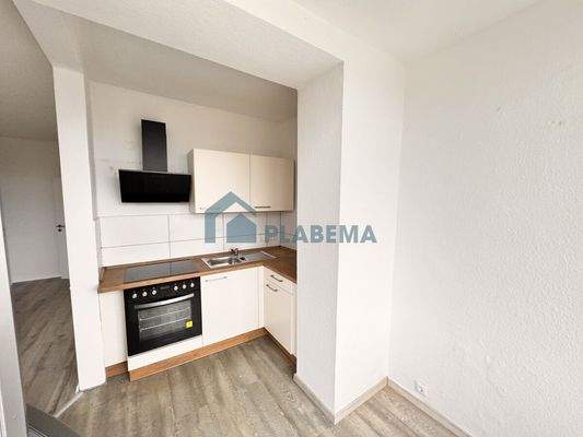 Küche mit Einbauküche