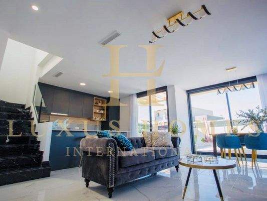 7051C7EF-3E52-4F83-BBE6-8C760EF77D82