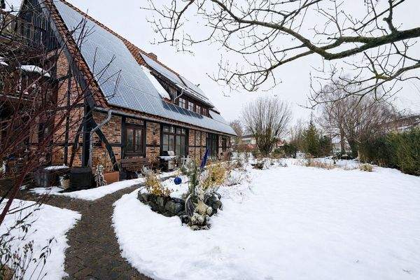 Haus Seitenansicht Winter