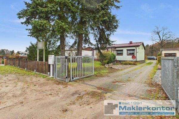 Grundstück Vorderseite