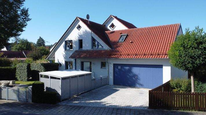 Familientraum mit Doppelgarage