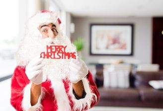 a href=httpsde.freepik.comfotos-kostenlossankt-mit-buchstaben-frohe-weihnachten-in-einem-haus .htmBild von kues auf Freepikasankt-mit-buchstaben-frohe-weihnachten-einem-haus