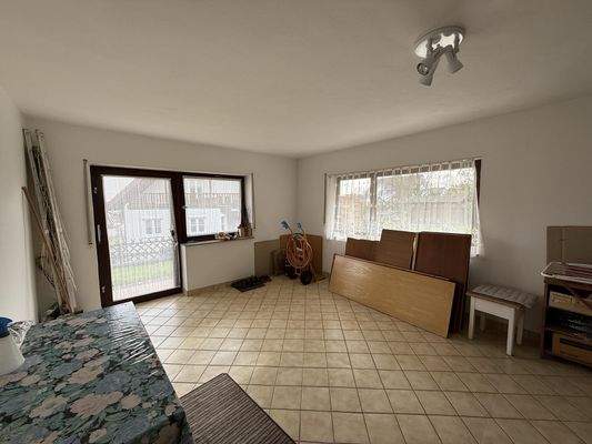 Hobbyraum UG mit Ausgang Garten