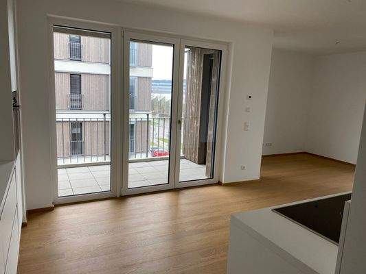 Wohnzimmer mit Balkon