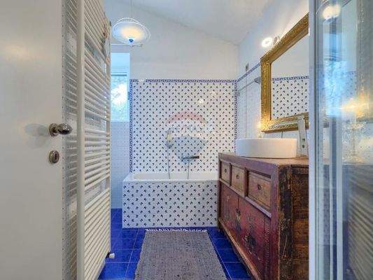 1632995201_259893347