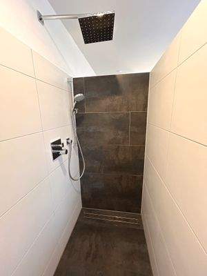 ...bodengleicher Dusche
