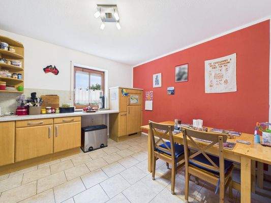 Küche mit Essbereich