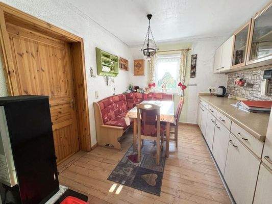 Küche mit Essbereich