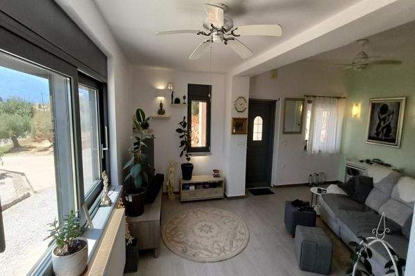 Kreta, Kalamitsi Amigdali: Charmantes kretisches Haus mit privatem Olivenhain und Bergblick zu verkaufen