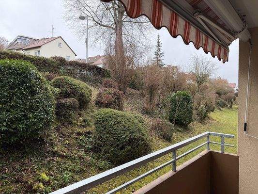 Blick vom Balkon ins Grüne