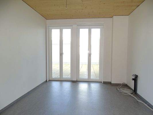 Küchenbereich mit Terrassenzugang.JPG