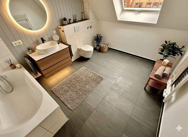 Sanierte 4-Raum-Maisonettewohnung mit Dachterrasse - Photo 4