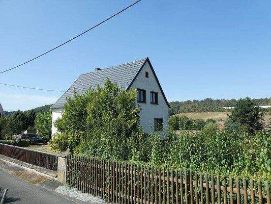 Vorder- und Seitenansicht