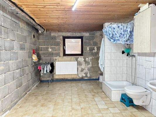 Wohnung UG links I Badezimmer