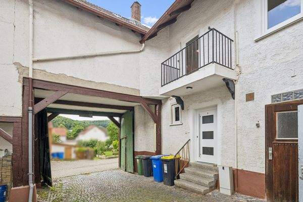 Hof und Eingangsbereich 