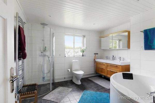 Bad im Erdgeschoss