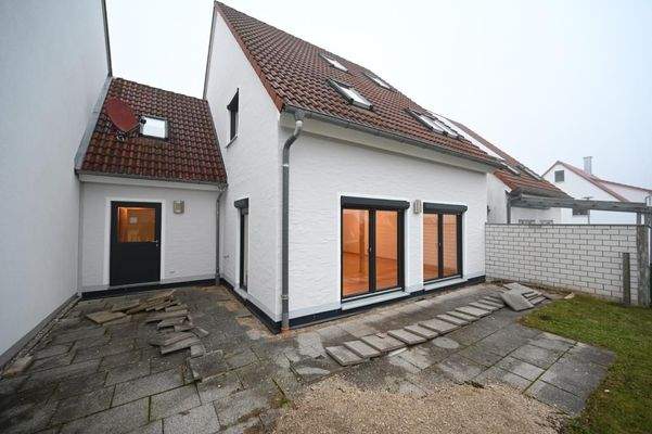 Terrasse (mittlerweile fertig gestellt)