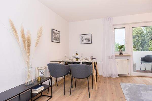 Wohn- und Esszimmer Mustereinrichtung