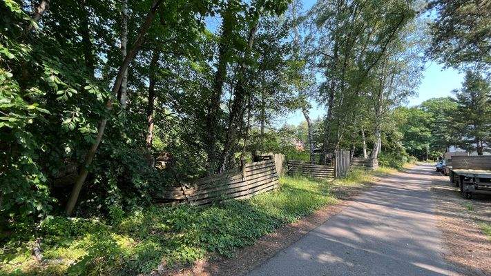 Blick von der Nebenstraße