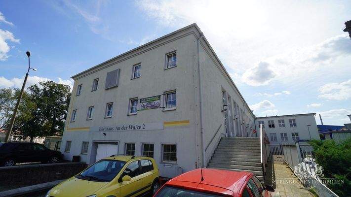 Büro- & Lagergebäude