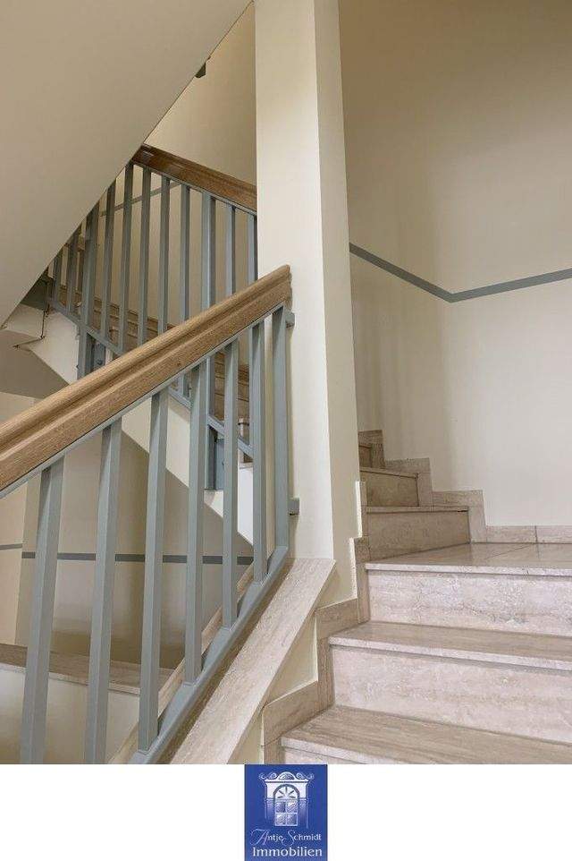 Besonderes Wohnen am historischen Neumarkt! - Foto 1