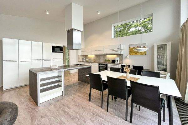 Küche mit Essbereich