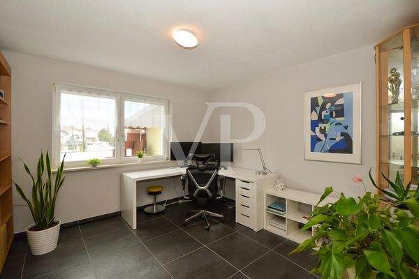 EG Büro KI generiert