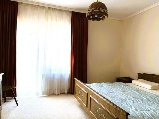 Schlafzimmer 3 mit Ausgang auf die Terrasse im OG