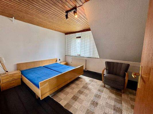 Schlafzimmer DG