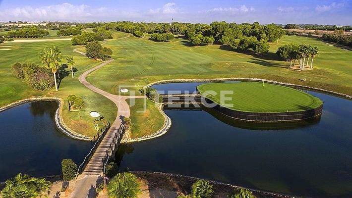 Villas in Lo Romero Golf Resort in Pilar de la Horadada