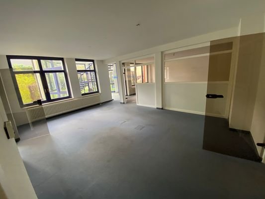 2.Ausstellungs-/Bürobereich