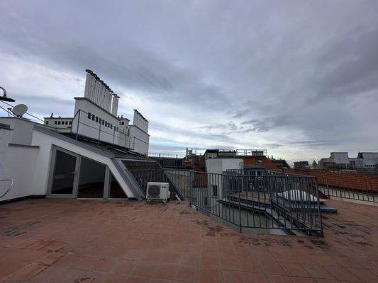 20251211_125518190_iOS