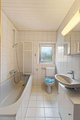 Badezimmer Bad 1 OG.jpg