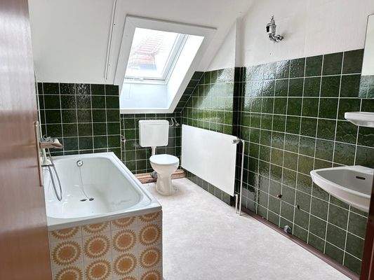 Badezimmer im Dachgeschoss