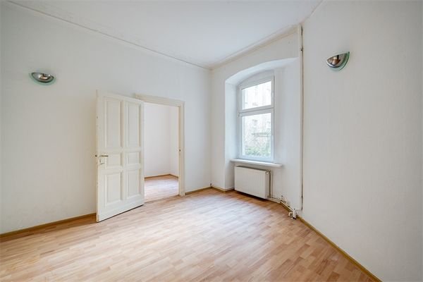 Wohnraum vor Sanierung