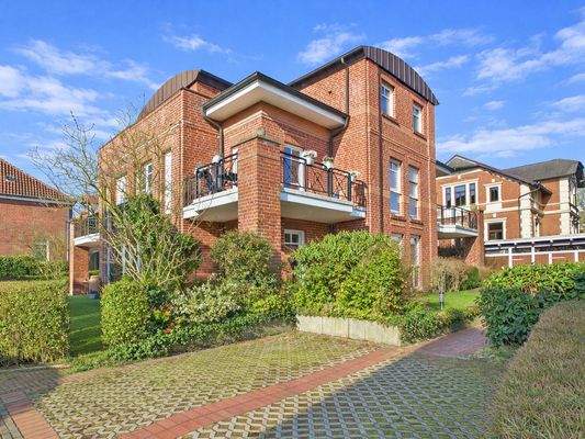 Parkplatz/Rückseite