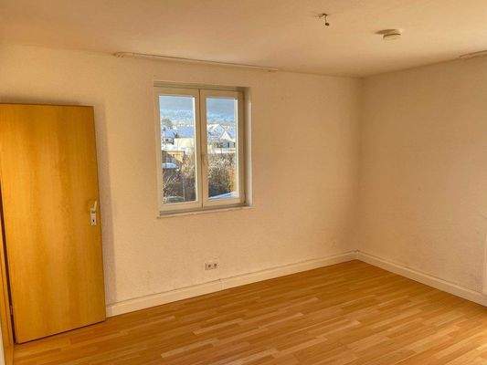 Lichtreiches Kinderzimmer/Büro (Zimmer 1)