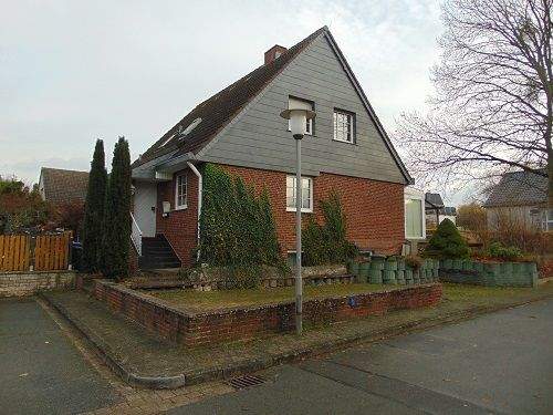 Hausansicht Eingangsseite.jpg