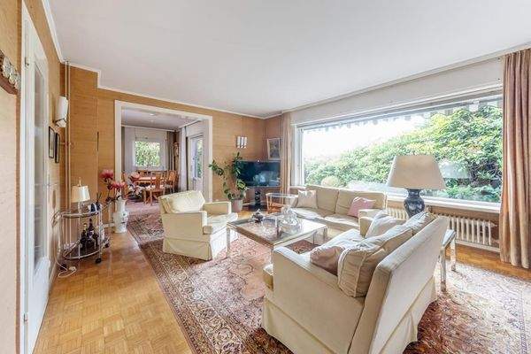 Großzügiges Wohnzimmer