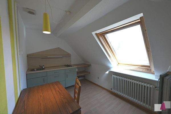 Zimmer mit Küchenzeile DG