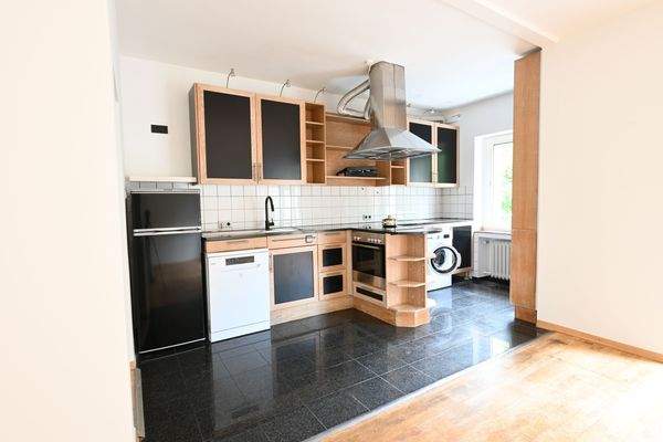 Moderne Küche mit Geräten