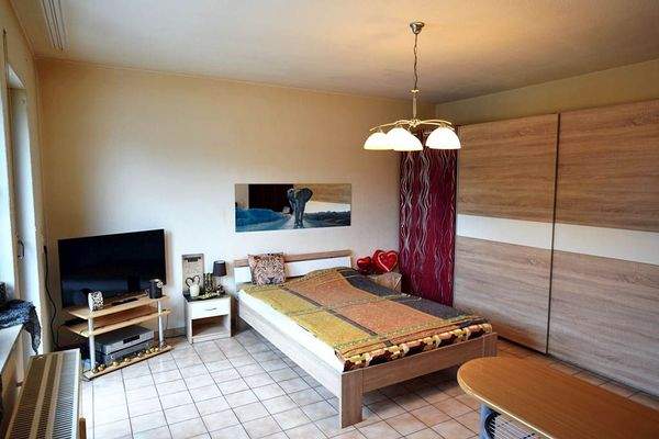 Wohn- und Schlafzimmer